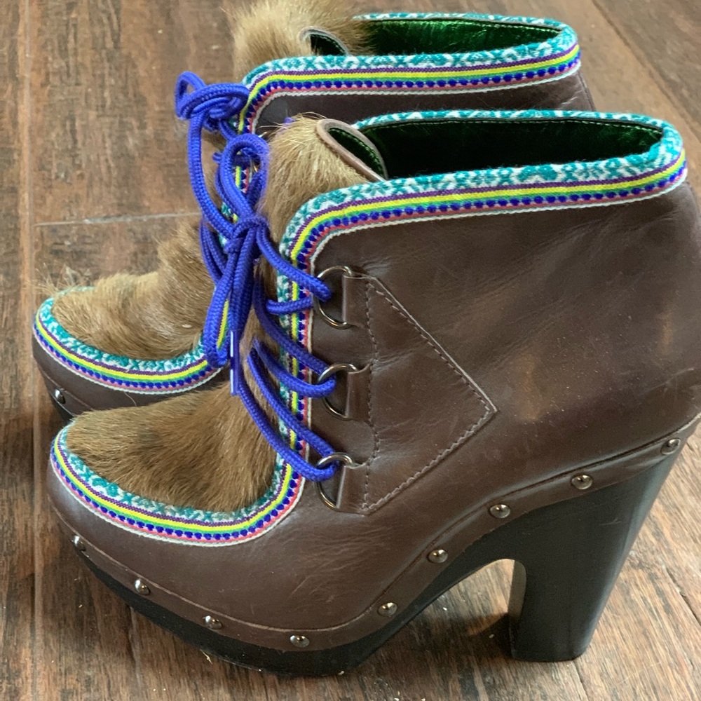 Sigerson Morrison parka booties size 8 $50